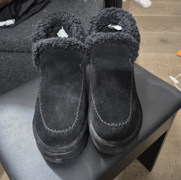 BearPaw Black Ankle Boots - Picture 1 of 5